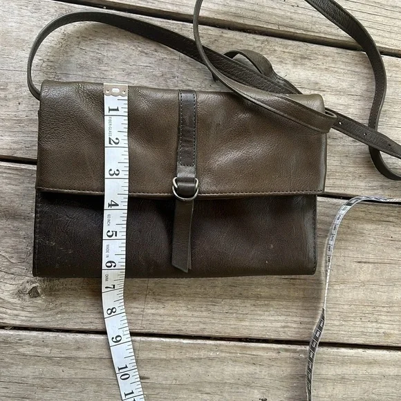 Lucky Brand Foldover Leather Crossbody Bag Taupe Green two tone Adjustable Strap - Picture 10 of 12